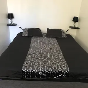 studio-lyon-villeurbanne.hotels-rhonealpes.com/